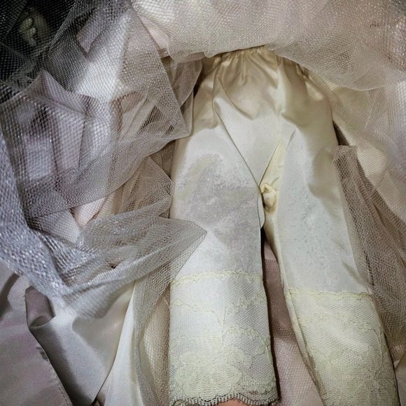 Lenox 22" Porcelain Doll Evening at the Gala Limited Ed. 1992 - Picture 8 of 11